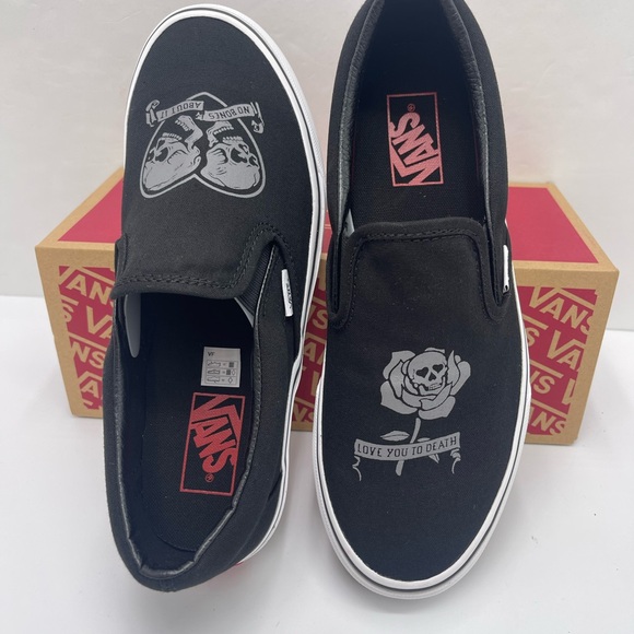 Vans Skull Men’s Classic Slip-On
Love You To Death Black/True White Sneakers - Picture 5 of 16